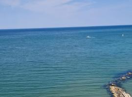 LAMAR SUITES Seafront Apartments