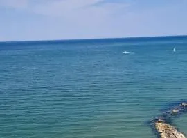 LAMAR SUITES Seafront Apartments