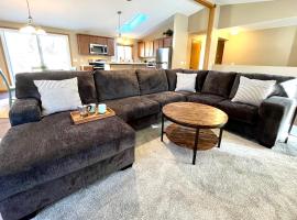 Valley View Home with Game Room, & Exclusive Beach & Pool Access, alloggio vicino alla spiaggia a New Rome