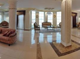 Luxury 3 bedrooms apartment for rent in a sheikh zayed compound、Kafr Abū ʼumaydahのホテル