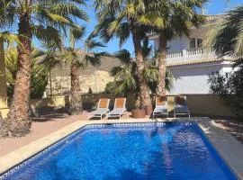 Villa Amarilla 4 Bed 3 Bath private pool