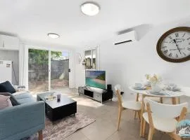 Aircabin - Colyton - Modern - 2-Bed Granny Flat