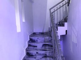 Enes Luxury Apartment, hótel í Abuja