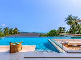 Amazing Luxury Villa, hotel in Ban Thung