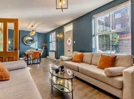 Luxury Cromer cottage with hot tub & log burner in Town