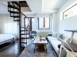 809-6B New 2BR Duplex With Private Patio