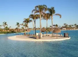 Penthouse Vista Naranjos at Santa Rosalia Lake and Life Resort