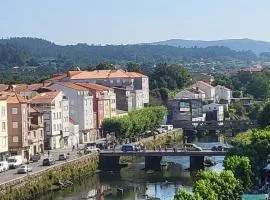 Mirador urbano sobre el rio