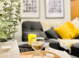 Lethbridge Villa 49 Apartment 2 Super Fibre WiFi, free parking