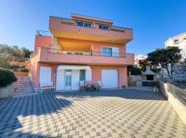 Regina del Mare、スラティネのホテル