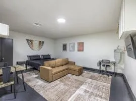 Elegant Private Studio Sleeps 4! 10Min to Strip!