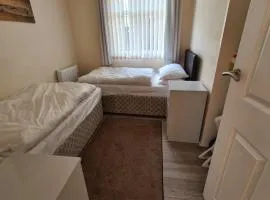 230 Glan Gwna