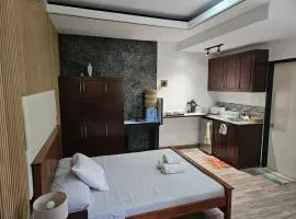 Weyh's Studio #2 by the ocean 100Mbps