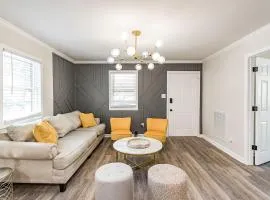 Renovated house close to Dtown Durham w king bed