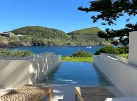 Silveira Bay Lounge Retreat