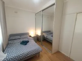 Comfortable Queen Room in Quiet House - E3
