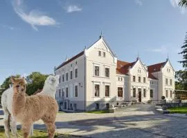 Palac Mortegi Hotel & SPA - Restauracja Szlachecka, SPA, Basen, Sauny, Jazda Konna, Mini Zoo - Luksus, Relaks i Przyroda w jednym!