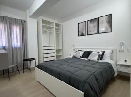 HilMar Holiday Home, apartment in SantʼAgata di Militello