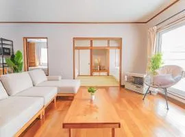 Powder Darl 1 -4mins drive to ski field-