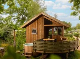 Regge Cottage with hot tub 4 people