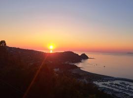 Holiday House Tecla, hotel en Capo dʼOrlando