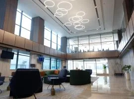 Grand Anara Airport Hotel