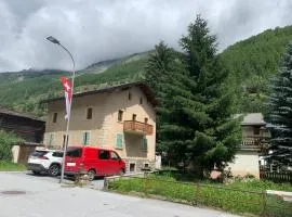 Le Randonneur charmful chalet near Zermatt 6 to 12p