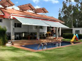 Elegant Villa in Tui with Private Pool, khách sạn ở Tui