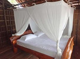 YenKarom Guest House, hotel v destinaci Pulau Birie