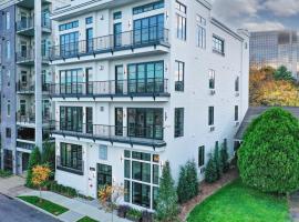 121 Hotel by AvantStay Modern Comfort in Nashville's West End, hotel i Nashville