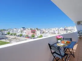 City center Private parking Sea view