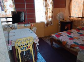 Decent Couples & Decent Friends Room, hotel v destinaci Chāmundi