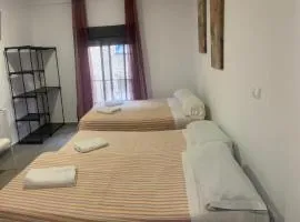Habitación Familiar Con Balcón y Baño Privado LF - 2ª Planta Sin Ascensor