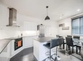 4 BR House - Coventry - Wifi