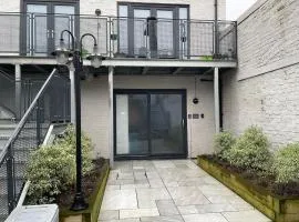 Coronation Court