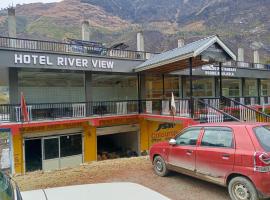 Hotel River View, hotel v destinaci Rāmpur