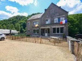 Bright Apartment with Garden in Vresse-sur-Semois, 110 m²