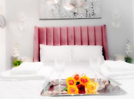 MYTHOS HOUSE LUXURY APARTMENt!!, khách sạn ở Larisa