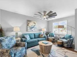 Central Location-Walk to Restaurants & Activities!