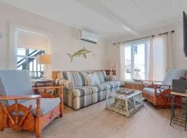 Renovated Coastal Haven Camp Ellis Classic Escape