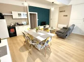 Le Rétro - Appartement 2 chambres confortable et calme - Proche de toutes commodité - Stationnement facile à proximité