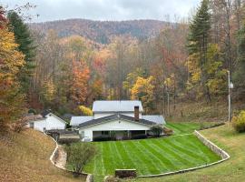 Lowell's Hollow in Virginia's Blue Ridge Mountains, ξενοδοχείο σε Stuart