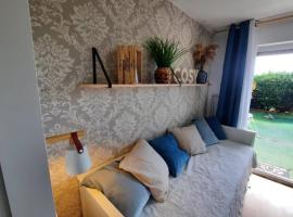 Studio with pool in Guérande, hotel in Guérande