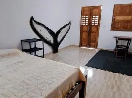 Casa Deixe-se Baleiar na vila de Serra Grande