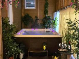 Le Cozy Retreat Private Spa Wine & Relaxing Escape, hotel met hottubs in Qu&eacute;bec