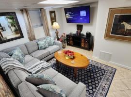 The Cozy Nook Basement Apartment All To Yourself, hotel in Knoxville