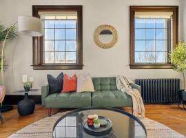 The Accountant - Sleeps 3 Guests - DT Drumheller, hotel v destinaci Drumheller