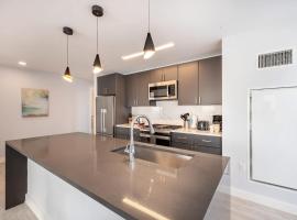 Luxury 2 BR Apt with Gym and Pool, luxe hotel in New Rochelle