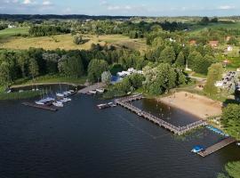 Dom wakacyjny nad Jeziorem Dadaj, hotel in Biskupiec