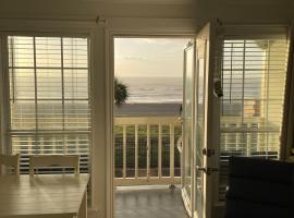 Ocean Front Condo 3Bdrms - Hot Tub - Pool - Tennis - Shoreline Stays 03, hotel v destinaci Galveston